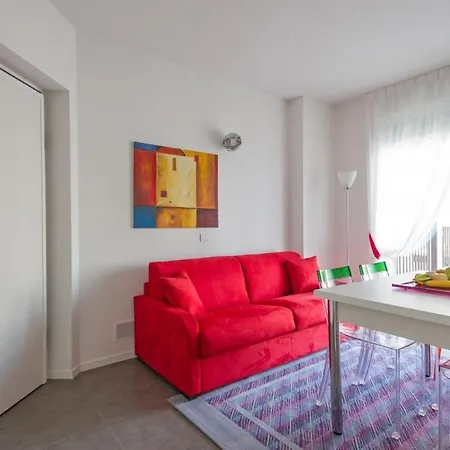 The Sunshine - With Pool Apartment Musso