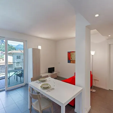 The Sunshine - With Pool Apartment *