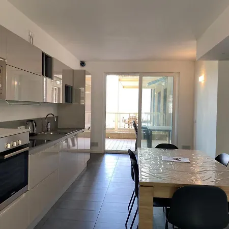 Apartament The Sunshine - With Pool